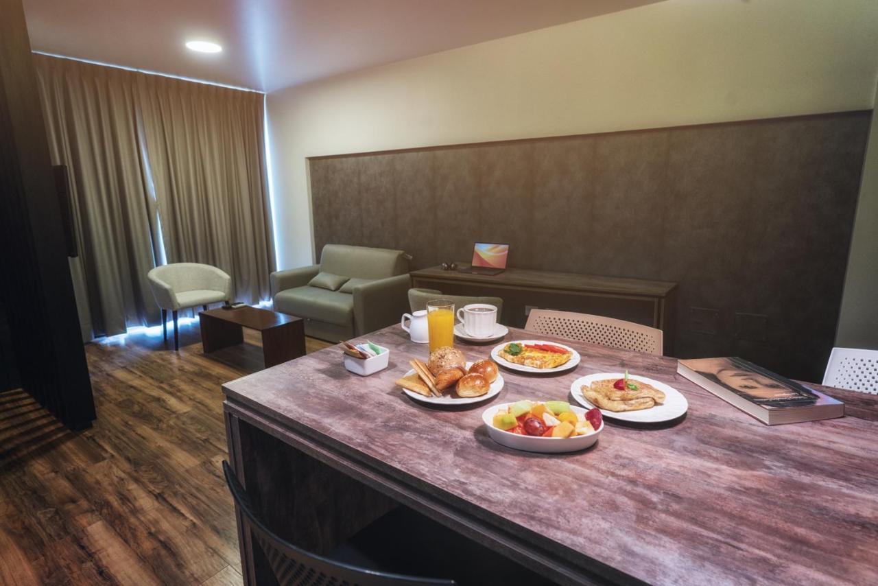 Urban Suites Apart Hotel Santa Cruz de La Sierra Ngoại thất bức ảnh